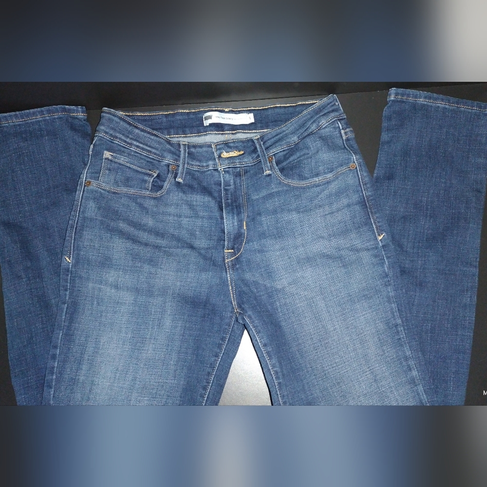 Levi jeans mid rise